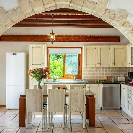 Lavender Villa Coral Bay